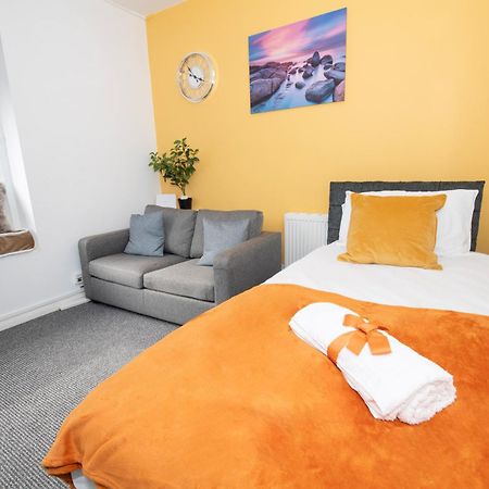 Versatile Cozy & Spacious Comfort Hull Apartments Кингстън ъпон Хъл Екстериор снимка