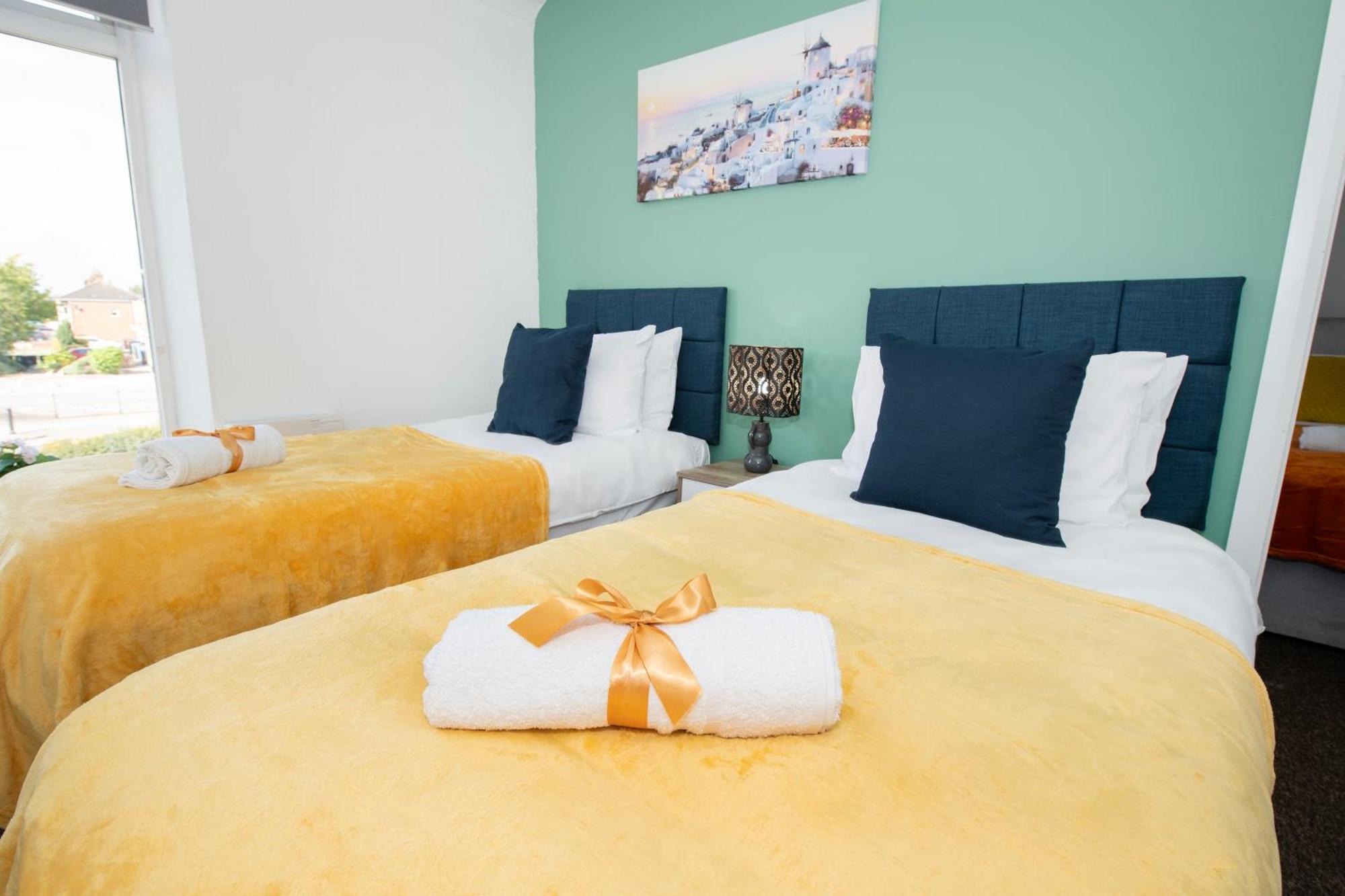 Versatile Cozy & Spacious Comfort Hull Apartments Кингстън ъпон Хъл Екстериор снимка