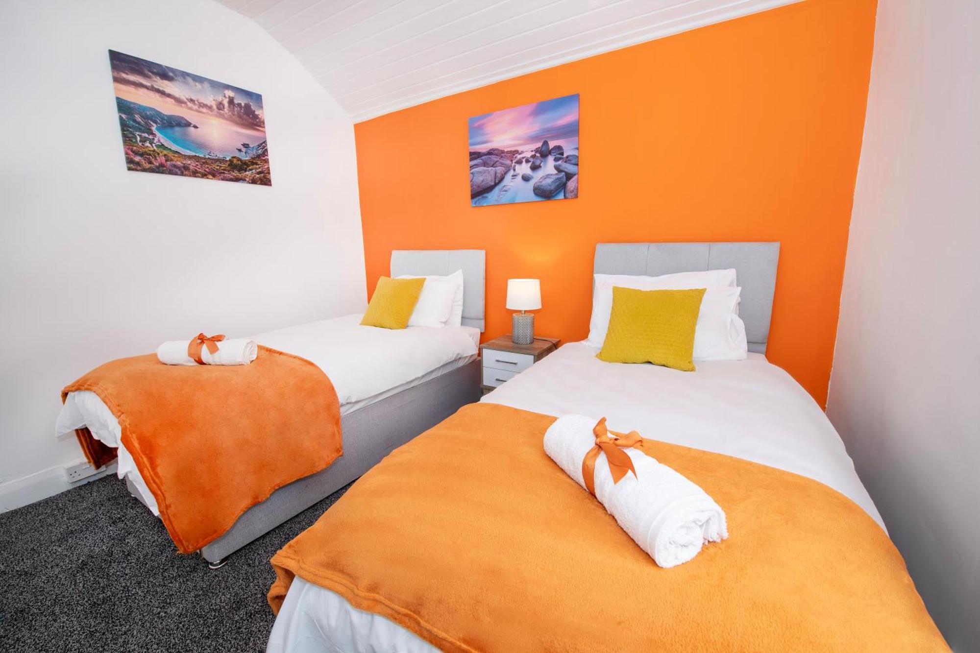 Versatile Cozy & Spacious Comfort Hull Apartments Кингстън ъпон Хъл Екстериор снимка
